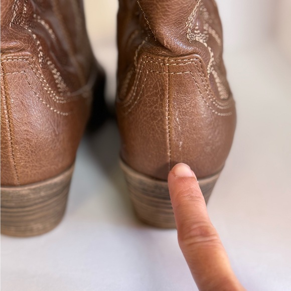 The Faded Glory Women's Western Cowboy Boots Ankle/Brown, Size 7 - Picture 10 of 13